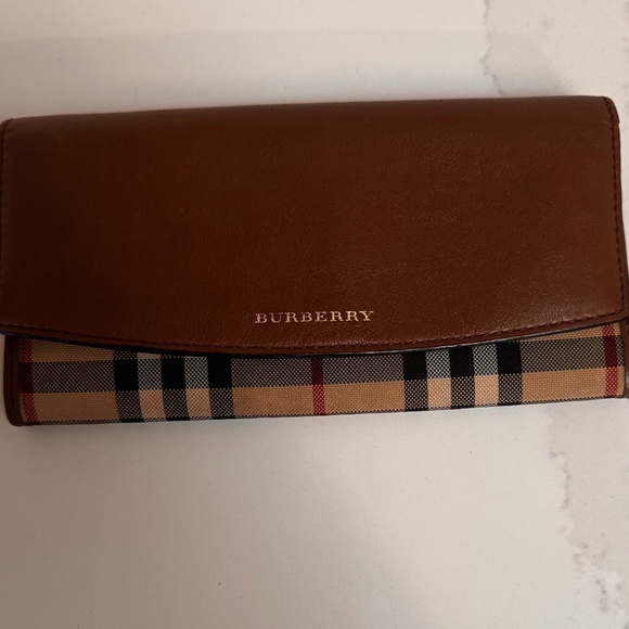 Burberry Nova Check Continental Wallet – Brown (Pre-Owned, Excellent Condition) - Picture 1 of 4